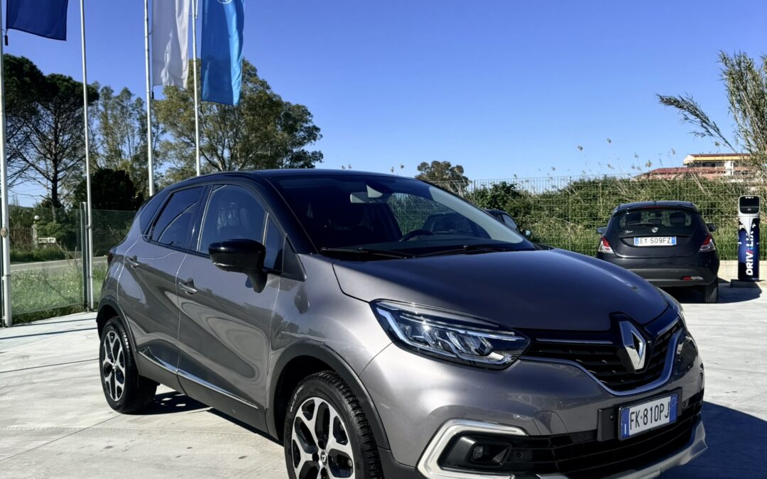 Renault Captur TCe 12V 90CV Energy Intens km 128600 (anno 2017) 9.800€