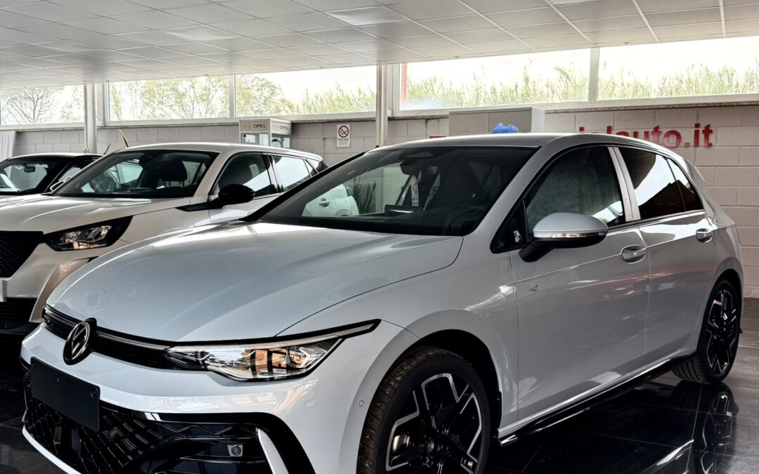 Volkswagen Golf 2000 TDi DSG R-Line Plus