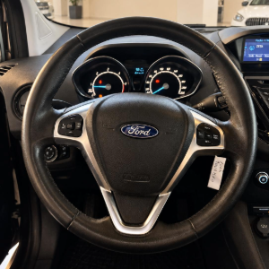 Ford Tourneo Courier 1.5 TDCI 75 CV Titanium
